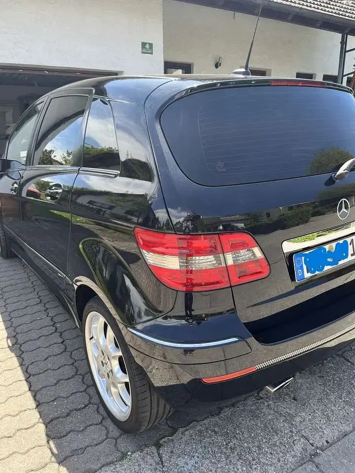 Gebraucht Mercedes B200 140 PS (102 kW) 2008 Schwarz Van / Kleinbus