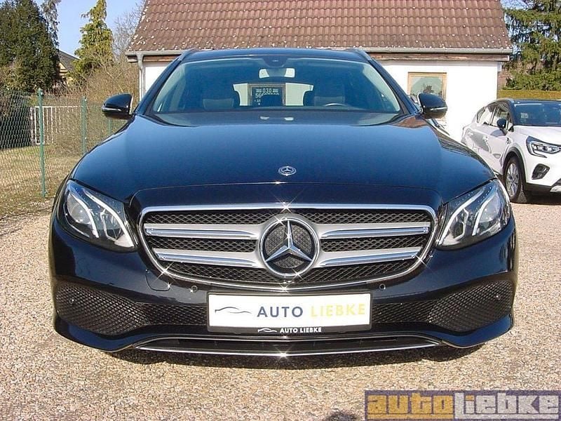 Second-hand Mercedes E200 184 CP (135 kW) 2017 Negru Break