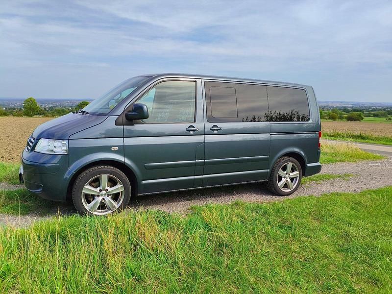 Grün Gebraucht 2009 VW T5 Comfortline Van | 19.800 € - Bild 1/4