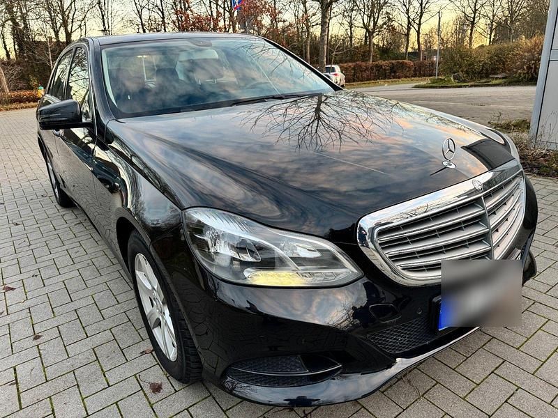 Gebraucht Mercedes E300 204 PS (150 kW) 2014 Schwarz Limousine