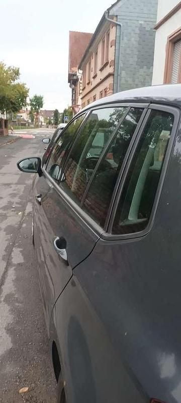 Grau Gebraucht 2018 VW Golf VII Comfortline Kombi | 9.900 € (Superpreis) - Bild 1/4