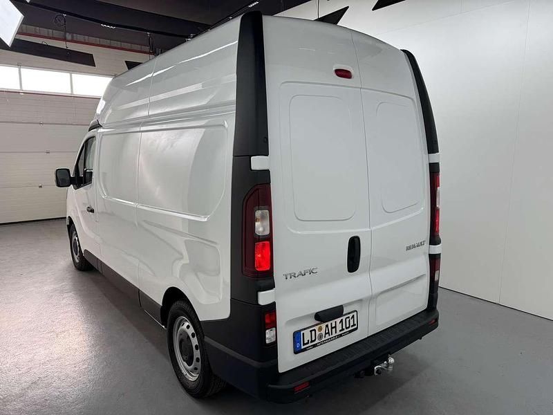 Gebraucht Renault Trafic Komfort 150 PS (110 kW) 2025 Arktisweiß Van / Kleinbus