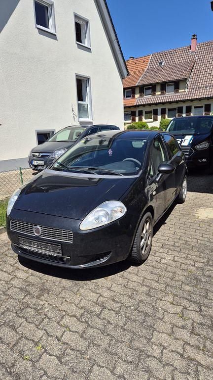 Schwarz Gebraucht 2009 Fiat Grande Punto Dynamic Kleinwagen | 950 € (Fairer Preis) - Bild 1/2