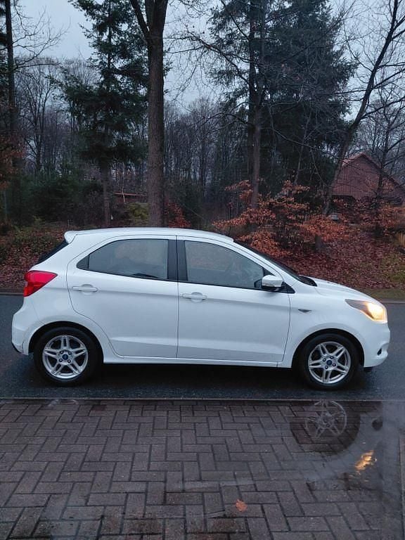 Gebraucht Ford Ka Cool & Sound Edition 86 PS (63 kW) 2017 Weiß Limousine