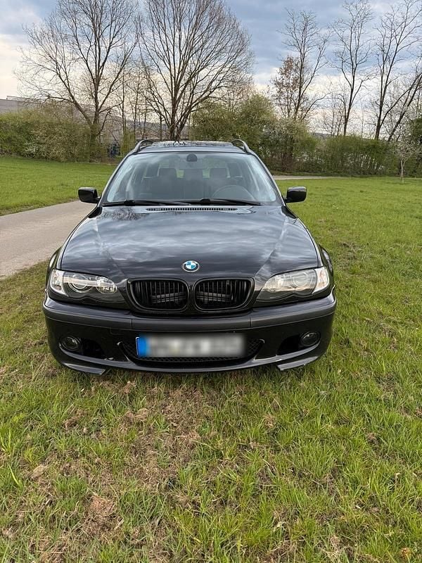 Schwarz Gebraucht 2001 BMW 325 Basis Kombi | 3.200 € (Etwas zu teuer) - Bild 1/4