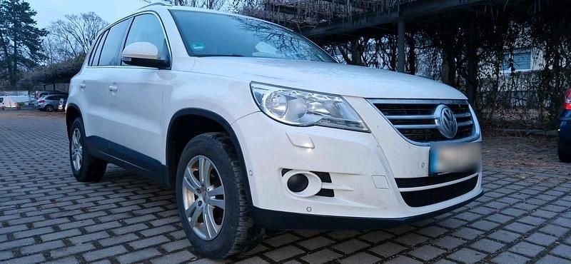 Weiß Gebraucht 2011 VW Tiguan Sportline SUV | 8.999 € (Fairer Preis) - Bild 1/4