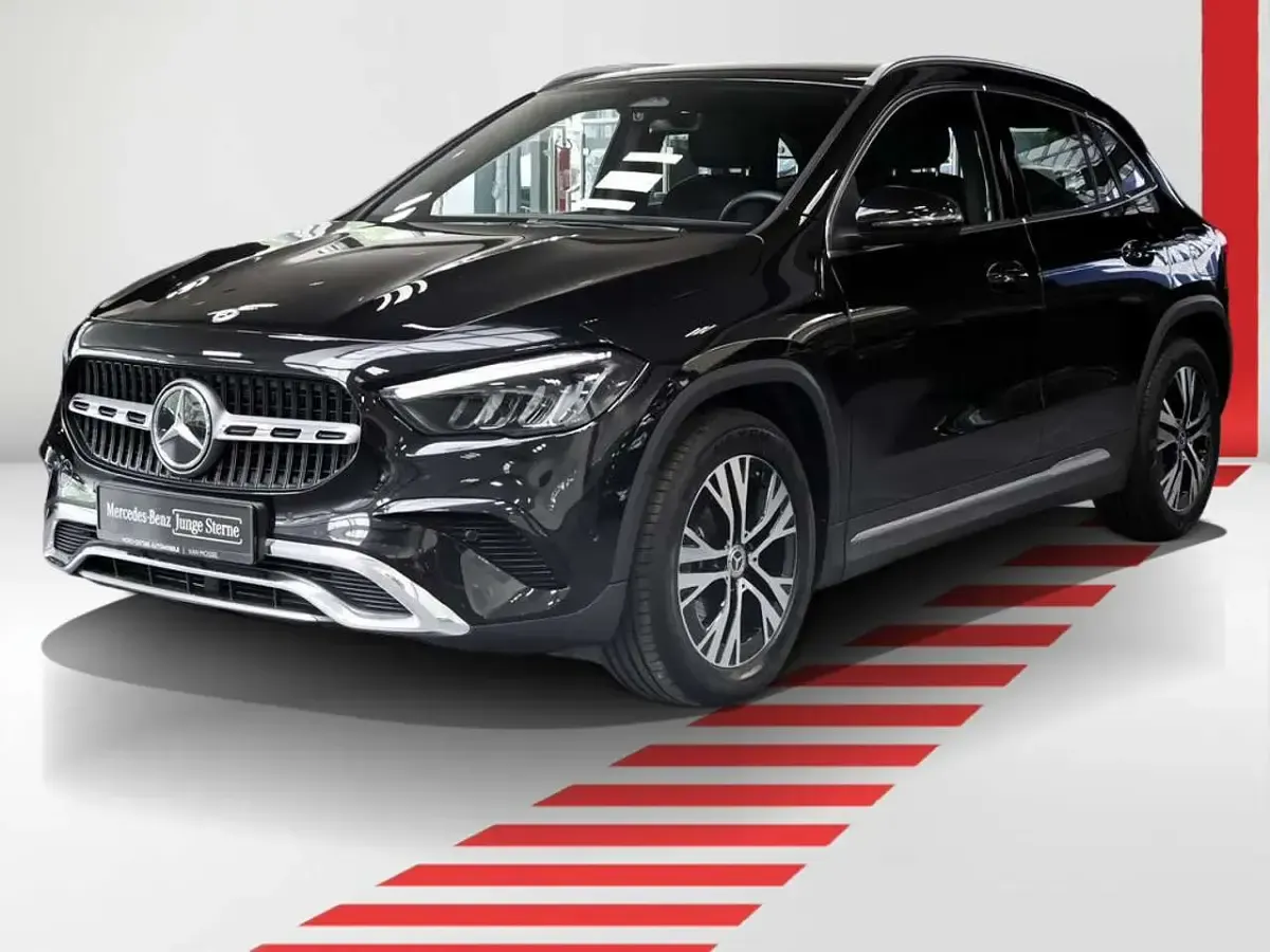 Gebraucht Mercedes GLA200 163 PS (119 kW) 2025 Metalliclack kosmosschwarz SUV