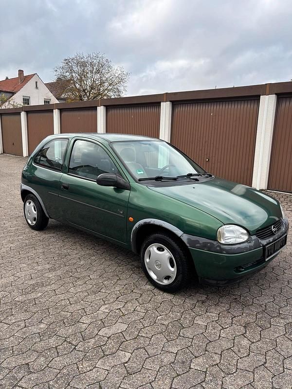 Grün Gebraucht 1998 Opel Corsa Kleinwagen | 1.399 € (Fairer Preis) - Bild 1/4