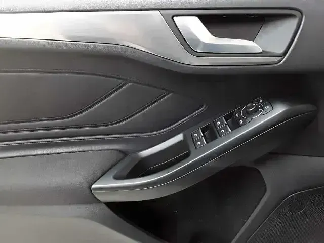 Gebraucht Ford Focus Titanium X 116 PS (85 kW) 2023 Frostweiss Kombi