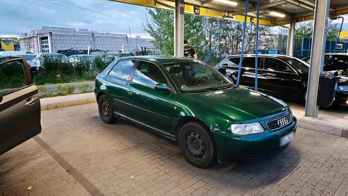 Gebraucht Audi A3 Basis 101 PS (74 kW) 1998 Grün Kleinwagen