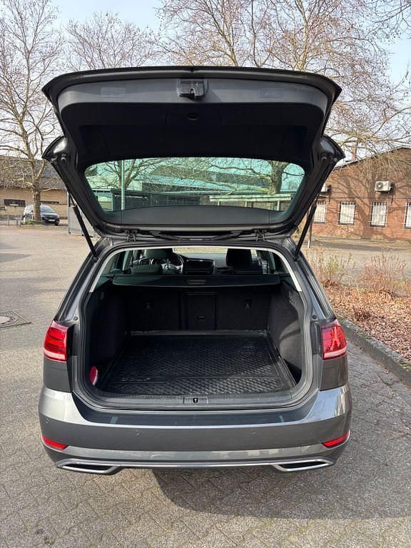 Gebraucht VW Golf VII Highline 150 PS (110 kW) 2018 Grau Kombi