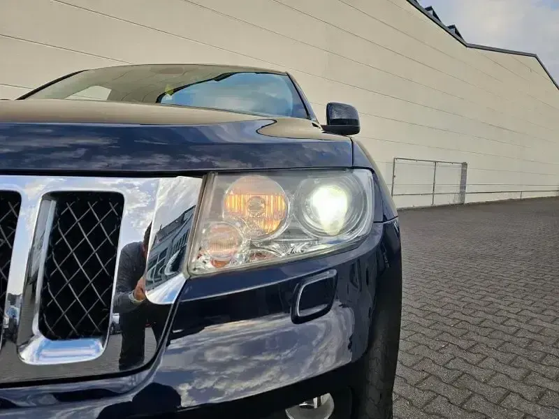 Gebraucht Jeep Grand Cherokee Overland 286 PS (210 kW) 2011 Dunkel blau metallic SUV