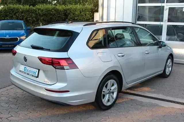 Gebraucht VW Golf VIII Life 110 PS (80 kW) 2023 Silber Limousine