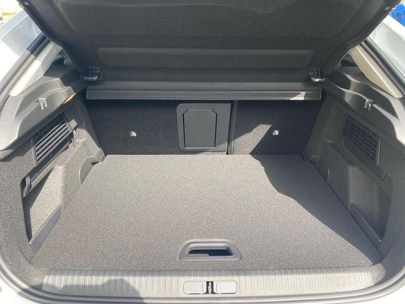 Gebraucht Citroën C4 136 PS (100 kW) 2025 Okenitweiß metallic Limousine