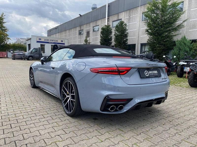 Gebraucht Maserati GranCabrio 549 PS (403 kW) 2024 Grau Cabrio