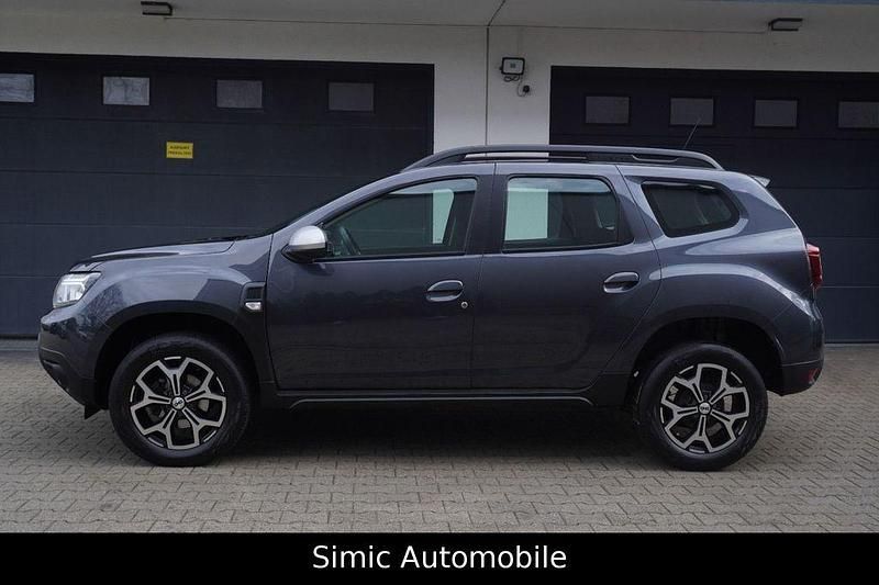 Gebraucht Dacia Duster Expression 131 PS (96 kW) 2023 Grau SUV