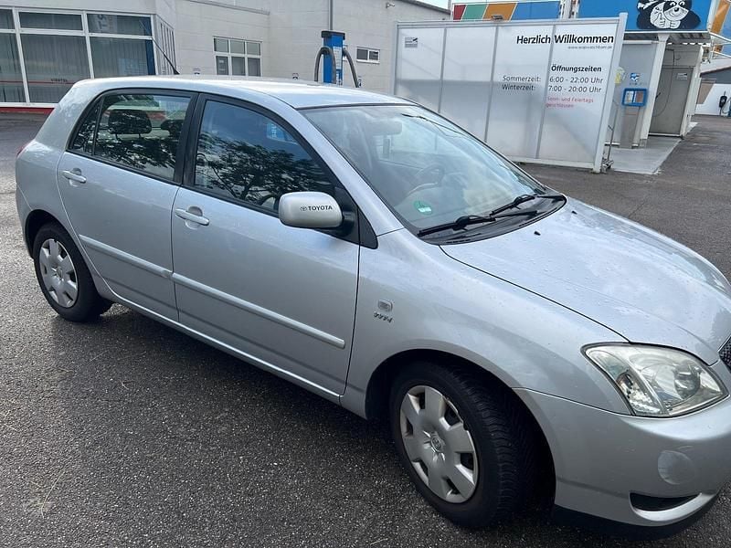 Silber Gebraucht 2002 Toyota Corolla Limousine | 3.300 € (Teuer) - Bild 1/4