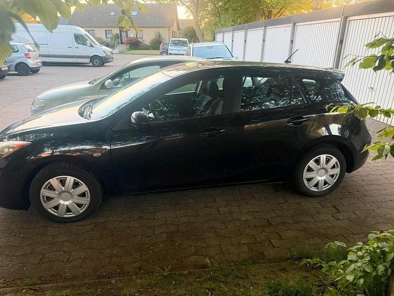 Usata Mazda 3 105 CV (77 kW) 2010 Nero Utilitaria