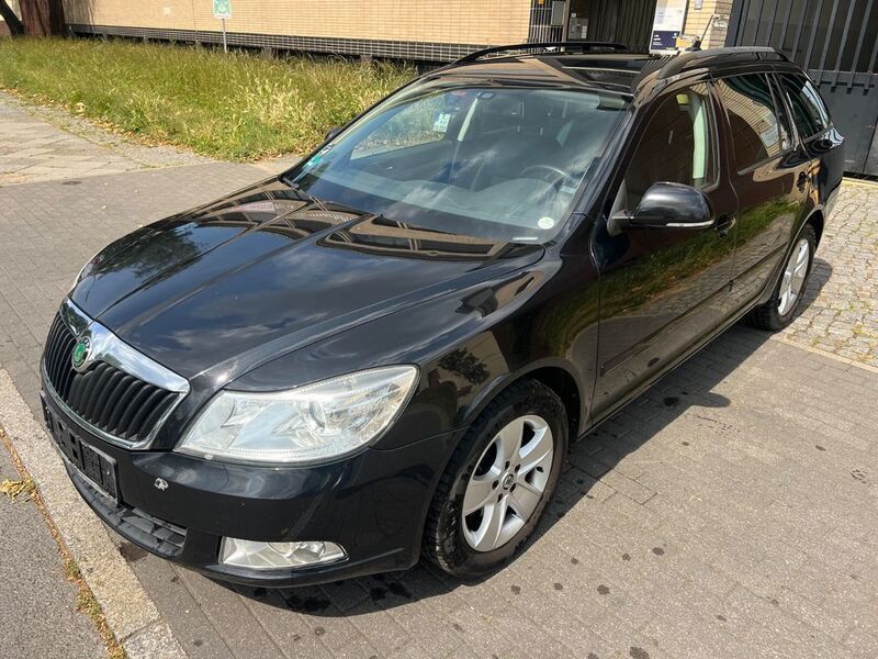 Schwarz Gebraucht 2010 Skoda Octavia Elegance Kombi | 2.950 € (Fairer Preis) - Bild 1/4