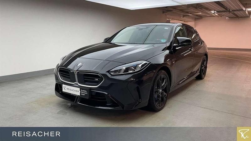 Saphirschwarz metallic Gebraucht 2025 BMW 135 Kleinwagen | 37.999 € (Guter Preis) - Bild 1/4