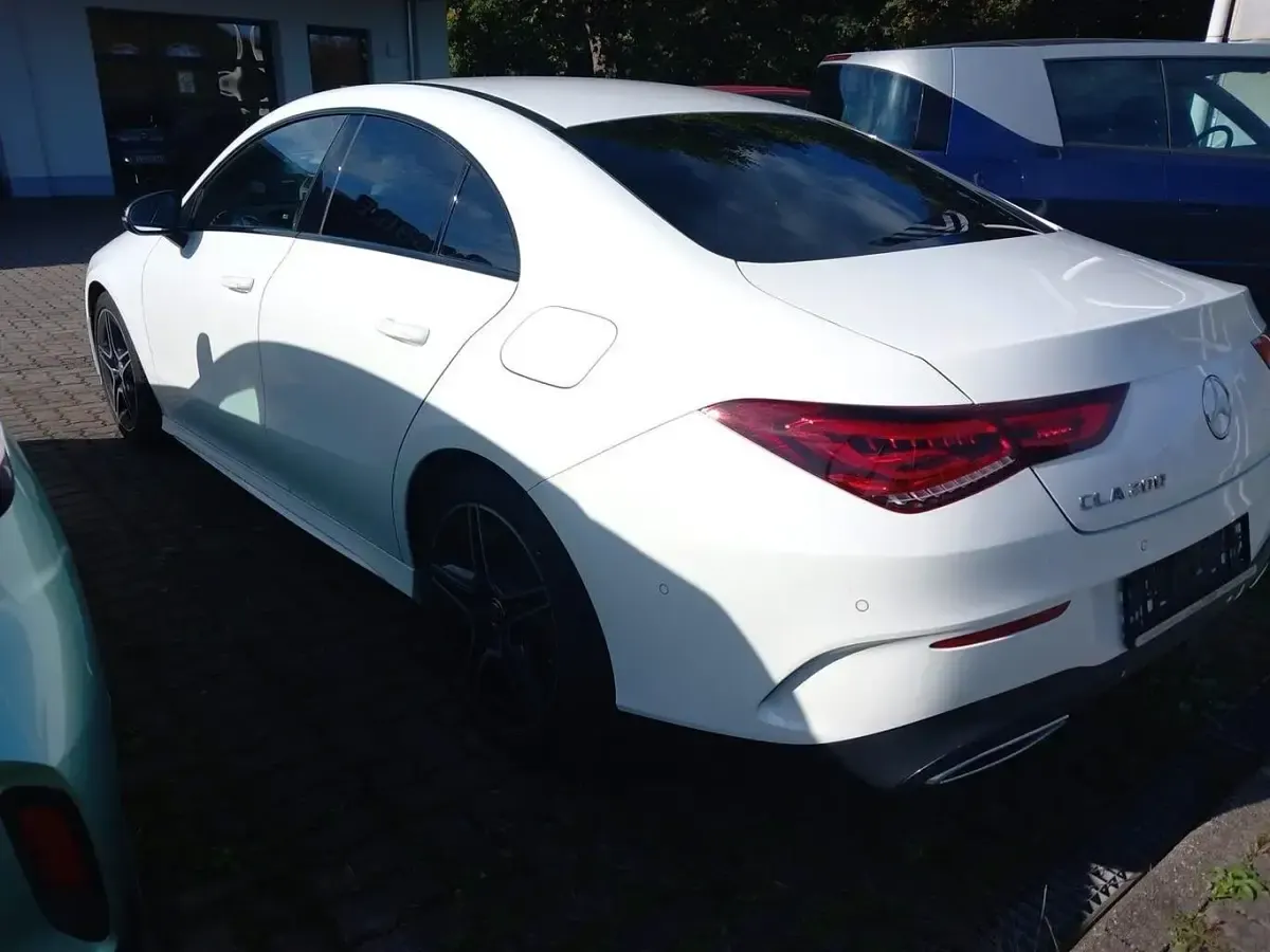 Gebraucht Mercedes CLA200 AMG line 163 PS (119 kW) 2022 Polarweiß Coupé