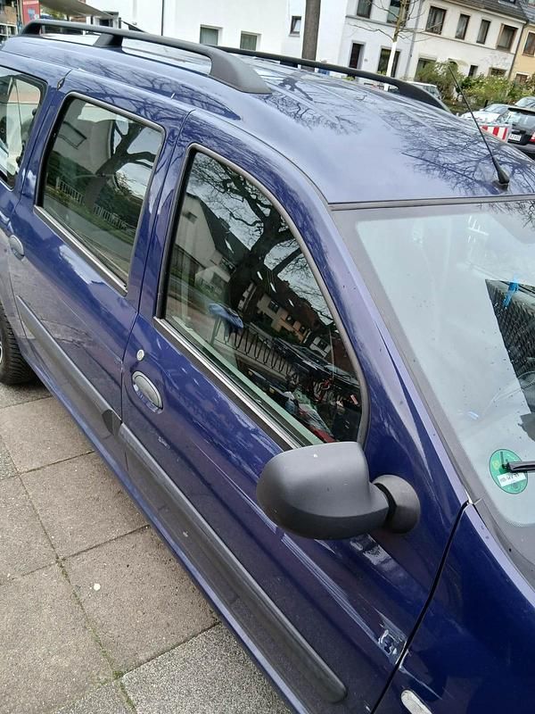Second-hand Dacia Logan 105 CP (77 kW) 2008 Albastru Monovolum