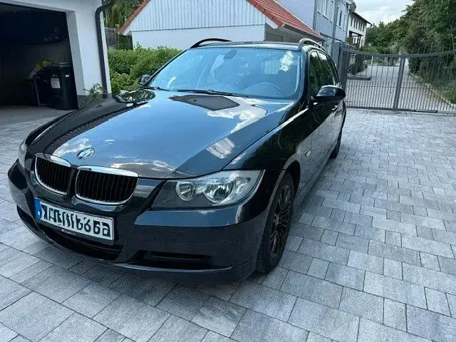 Gebraucht BMW 320 170 PS (125 kW) 2008 Schwarz Kombi