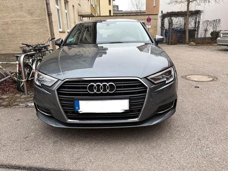 Grau Gebraucht 2017 Audi A3 Limousine | 15.490 € (Guter Preis) - Bild 1/4