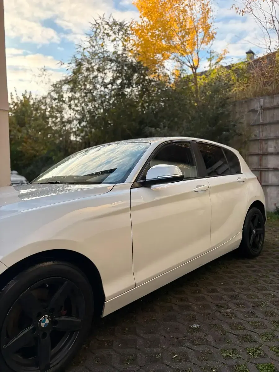 Gebraucht BMW 116 Efficient Dynamics 120 PS (88 kW) 2012 Weiß Kleinwagen