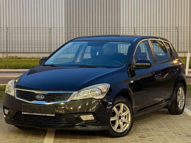 Gebraucht Kia Ceed 109 PS (80 kW) 2010 Schwarz Kleinwagen