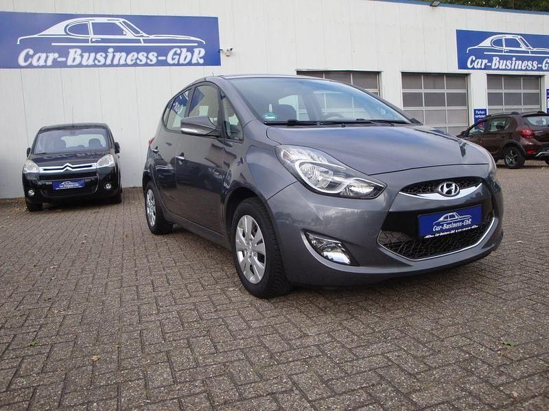 Grau Gebraucht 2012 Hyundai ix20 Comfort Kleinwagen | 6.750 € (Etwas zu teuer) - Bild 1/4