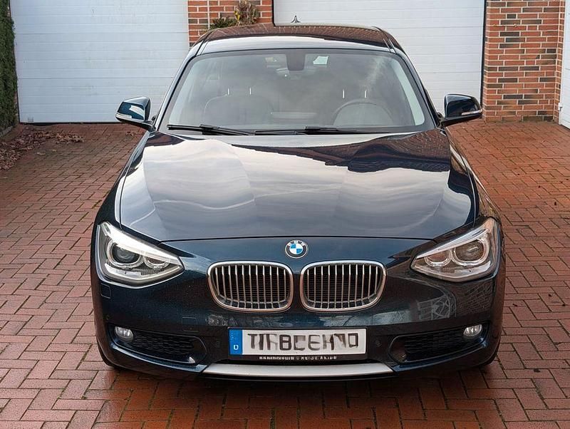 Blau Gebraucht 2011 BMW 120 Urban Line Kleinwagen | 13.900 € (Fairer Preis) - Bild 1/4