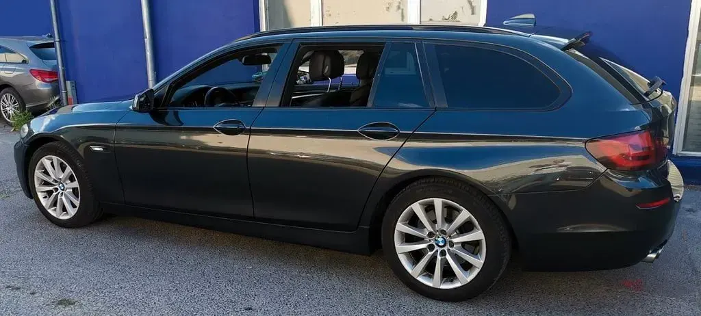 Gebraucht BMW 525 Sport Line 204 PS (150 kW) 2011 Schwarz Kombi