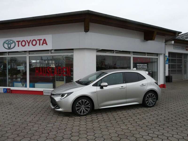 Precious silver Gebraucht 2020 Toyota Corolla Team Limousine | 16.900 € (Fairer Preis) - Bild 1/4