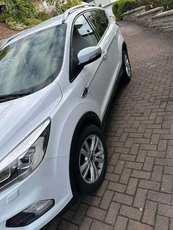 Gebraucht Ford Kuga Trend 120 PS (88 kW) 2018 Weiß SUV