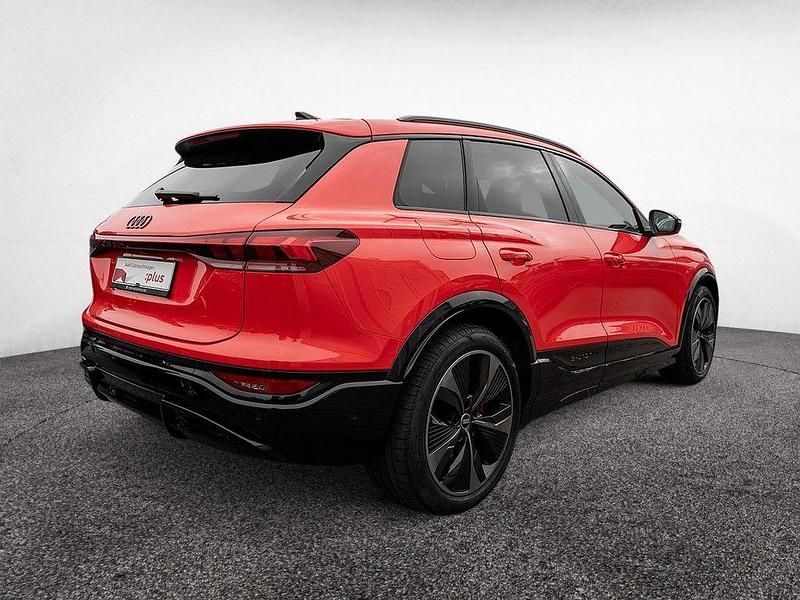 Gebraucht Audi SQ6 e-tron Sport 359 kW (489 PS) 2025 Rot SUV