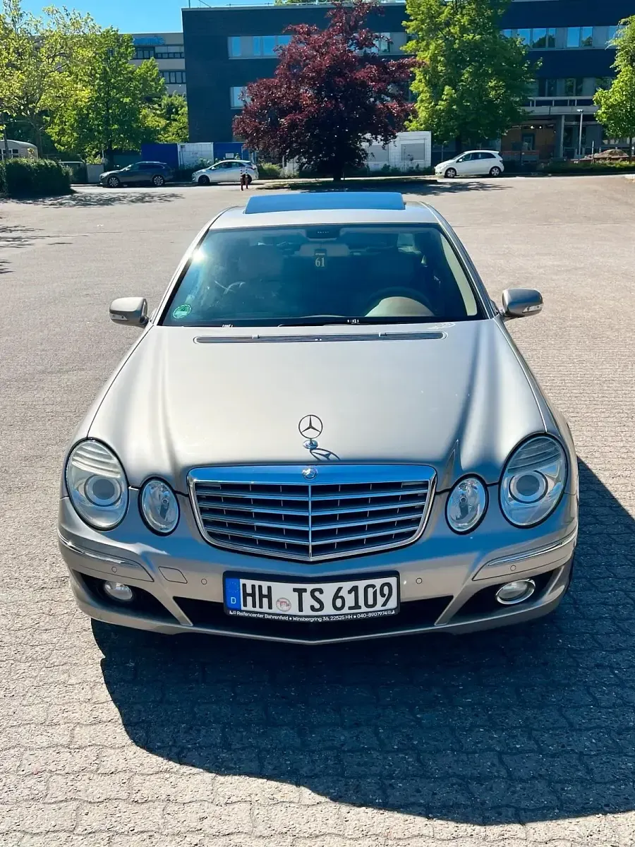 Gebraucht Mercedes E280 190 PS (139 kW) 2007 Beige Limousine
