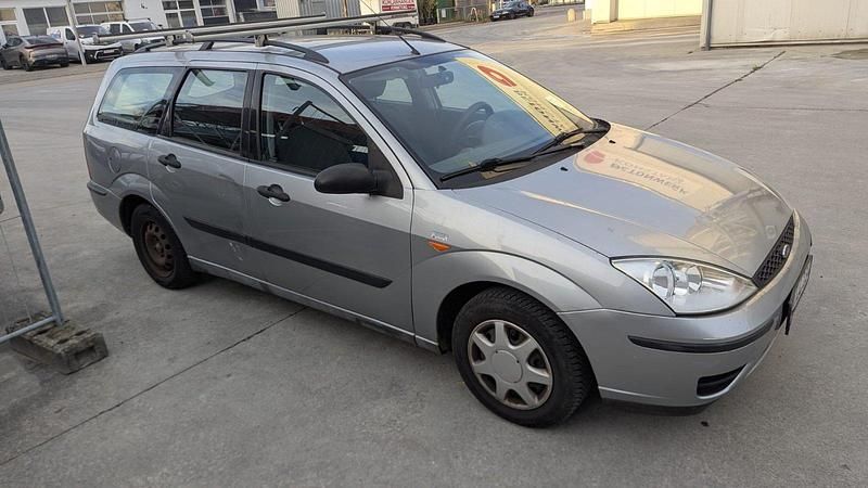 Silber Gebraucht 2004 Ford Focus Viva Kombi | 450 € (Superpreis) - Bild 1/4