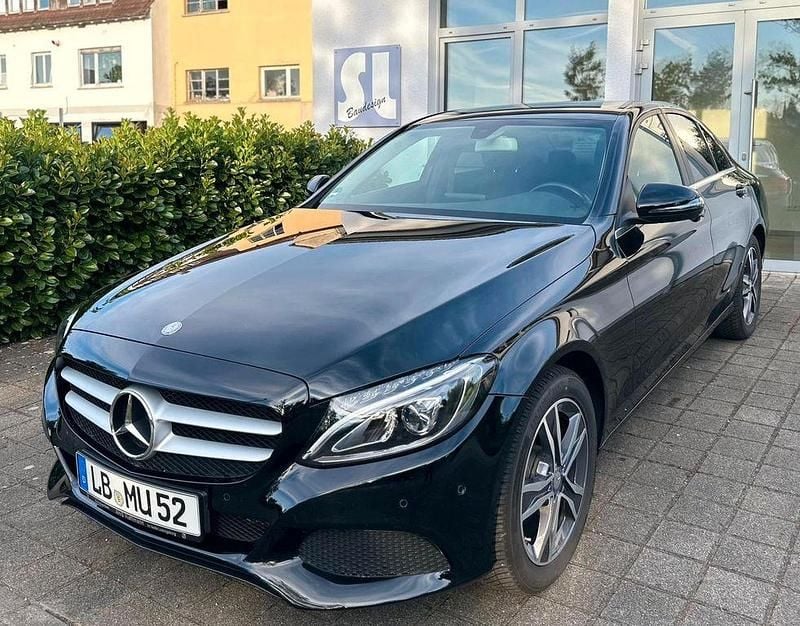 Schwarz Gebraucht 2016 Mercedes C180 Limousine | 17.390 € (Superpreis) - Bild 1/4