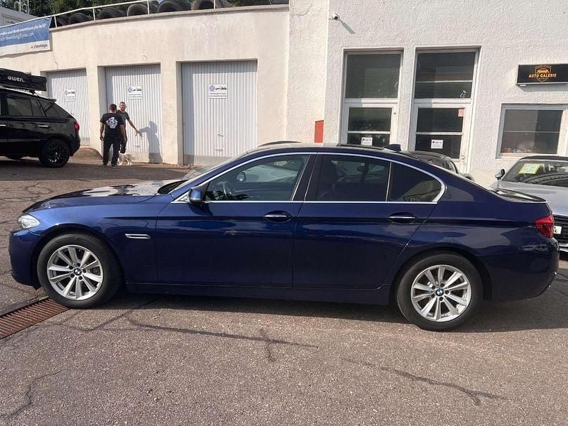 Gebraucht BMW 520 190 PS (139 kW) 2016 Mediterranblau metallic (metallic) Limousine