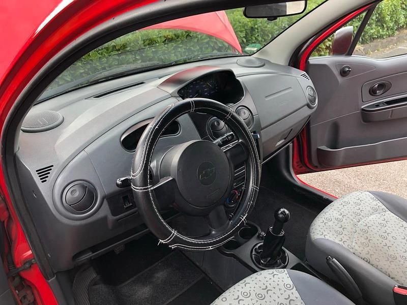 Gebraucht Chevrolet Matiz 50 PS (36 kW) 2009 Rot Kleinwagen