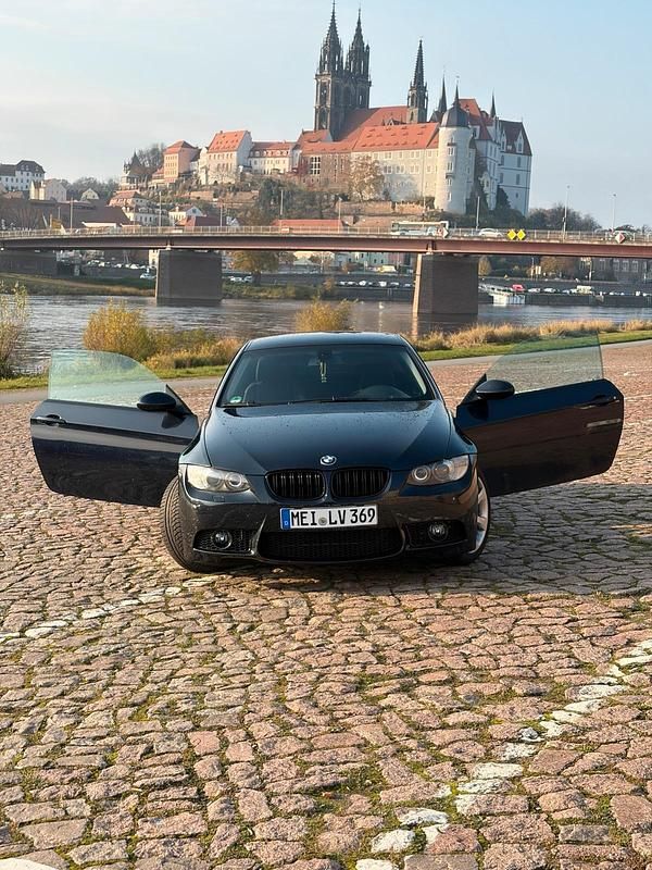 Blau Gebraucht 2007 BMW 320 Coupé | 6.800 € (Etwas zu teuer) - Bild 1/4