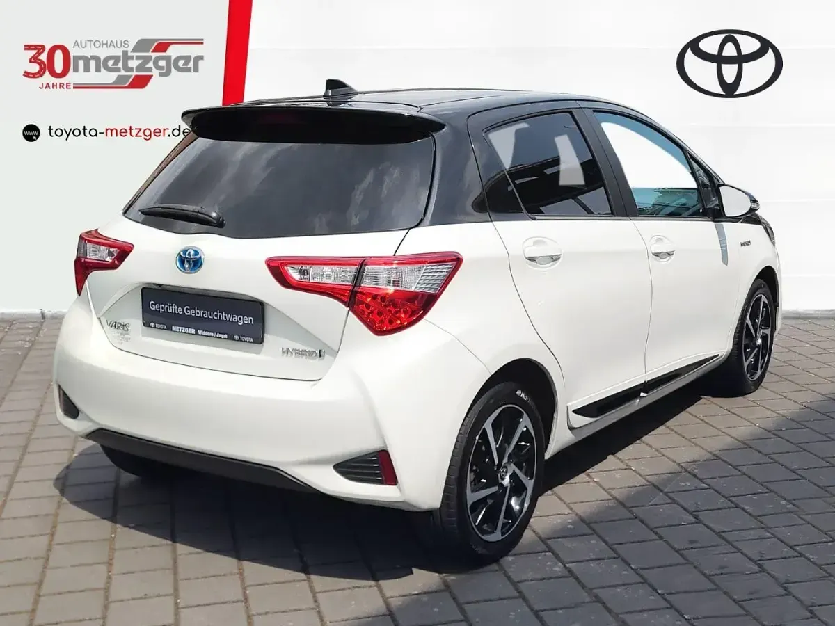 Gebraucht Toyota Yaris Style 101 PS (74 kW) 2020 Weiß Kleinwagen