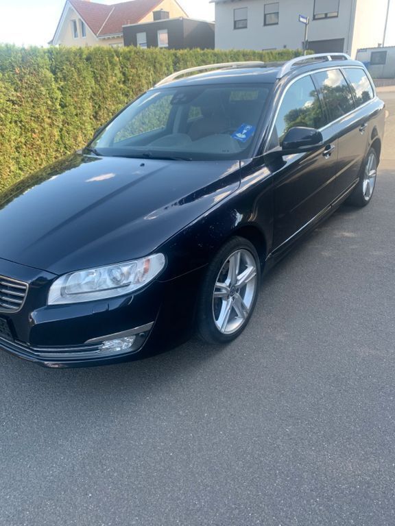 Blau Gebraucht 2015 Volvo V70 Inscription Kombi | 12.800 € (Etwas zu teuer) - Bild 1/4