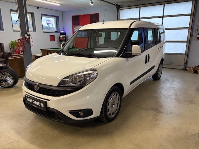 Weiß Gebraucht 2017 Fiat Doblò Van / Kleinbus | 10.690 € - Bild 1/4