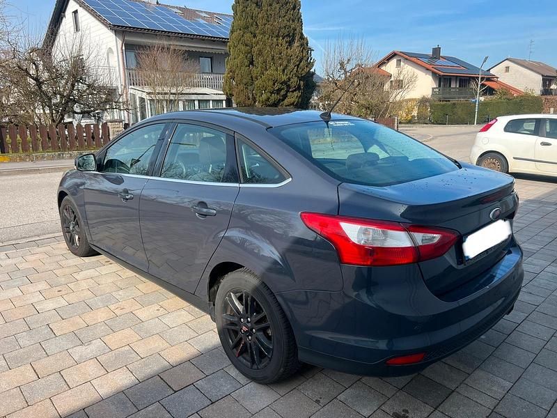 Gebraucht Ford Focus Titanium 150 PS (110 kW) 2011 Grau Limousine