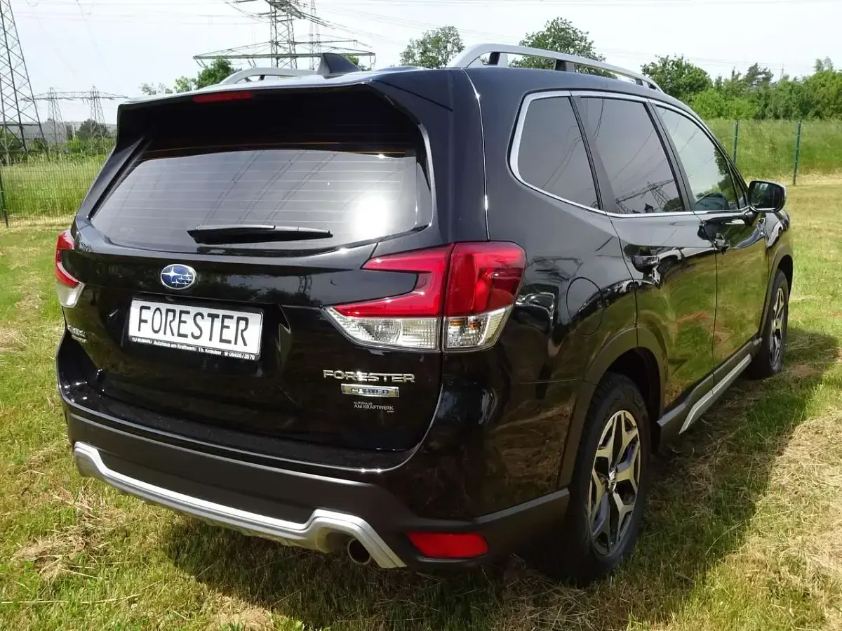 Gebraucht Subaru Forester Trend 150 PS (110 kW) 2023 Chr. black SUV