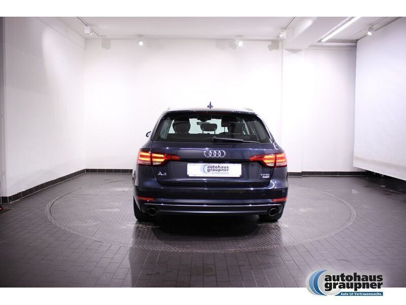 Gebraucht Audi A4 Design 190 PS (139 kW) 2016 Blau / mondscheinblau Kombi