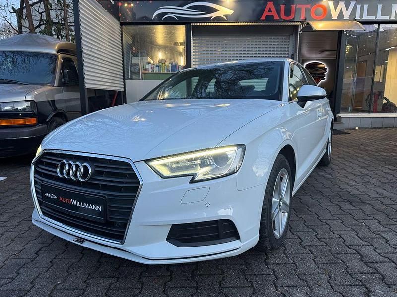 Gebraucht Audi A3 Basis 150 PS (110 kW) 2019 Weiß Limousine