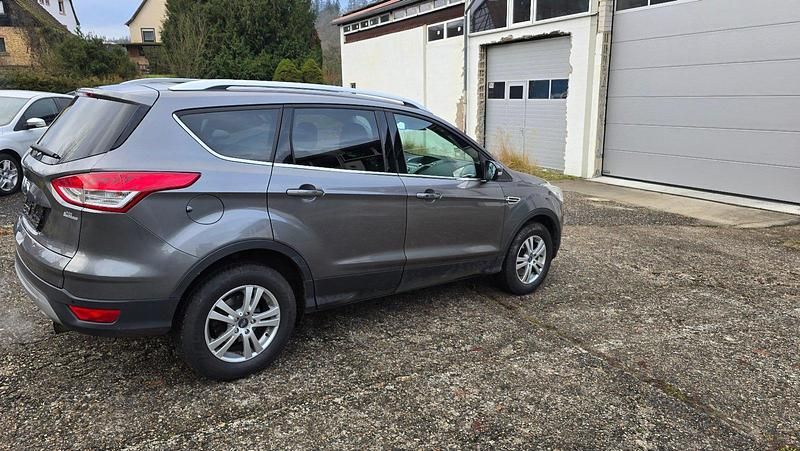 Gebraucht Ford Kuga 182 PS (133 kW) 2013 Grau SUV